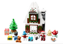 10976 Santa's Gingerbread House