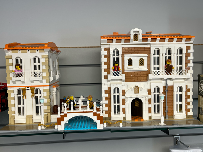 LEGO Bricklink Designer Program 910023 Venetian Houses, Retired
