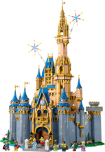 43222 LEGO Disney Castle Certified in original box, pre-owned 100th anniversary edition