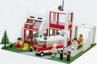 LEGO SYSTEM Town 6380 Emergency Treatment Center (St. Mary's Hospital), Retired, Certified, Pre-Owned in orig. Box