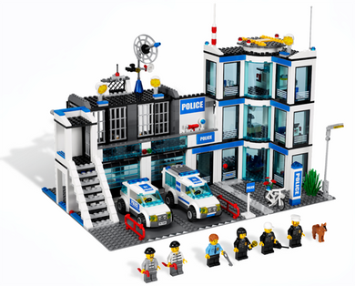 LEGO City 7498 Police Station, Retired, Certified in white box, Pre-Owned