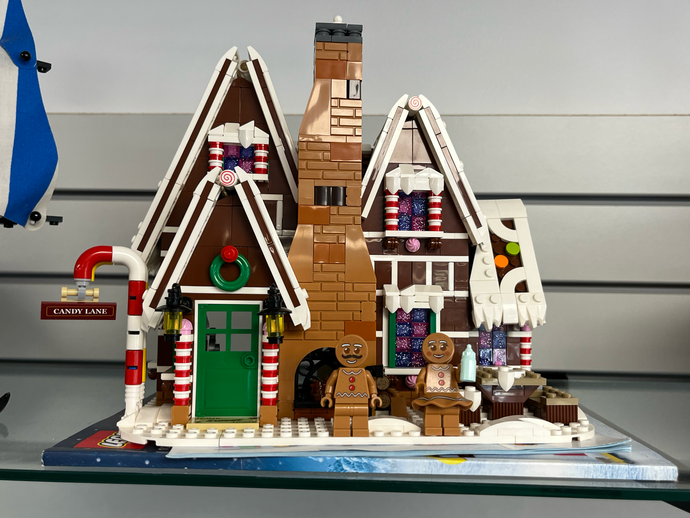 LEGO Creator 10267 Gingerbread House, Retired, Used, Built