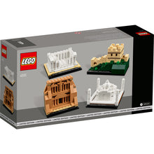 40585 World of Wonders (Slight Box Damage)