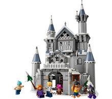 75645 Battle at Drum Castle, New - Damaged Box