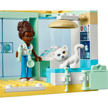 41695 LEGO® Pet Clinic, Retired, NIB