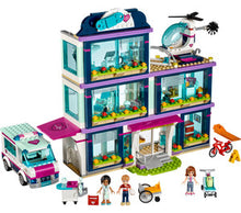 LEGO 41318 Heartlake Hospital