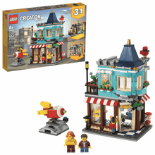 31105 Townhouse Toy Store, Retired, Certified in white box, Pre-Owned