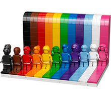 40516 Everyone Is Awesome, Certified in white box, Pre-Owned