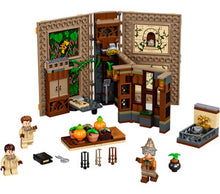 76384 Hogarts Moment: Herbology Class, Retired, Certified in white box, Pre-Owned