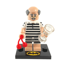 Vacation Alfred Pennyworth - LEGO® Batman Movie 2
